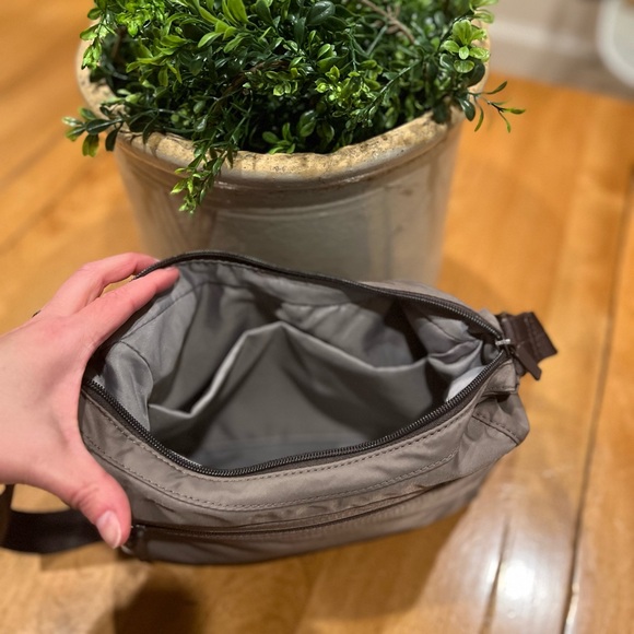 Hedgren Harper's S Crossbody Bag RFID Sepia Brown - Picture 3 of 13